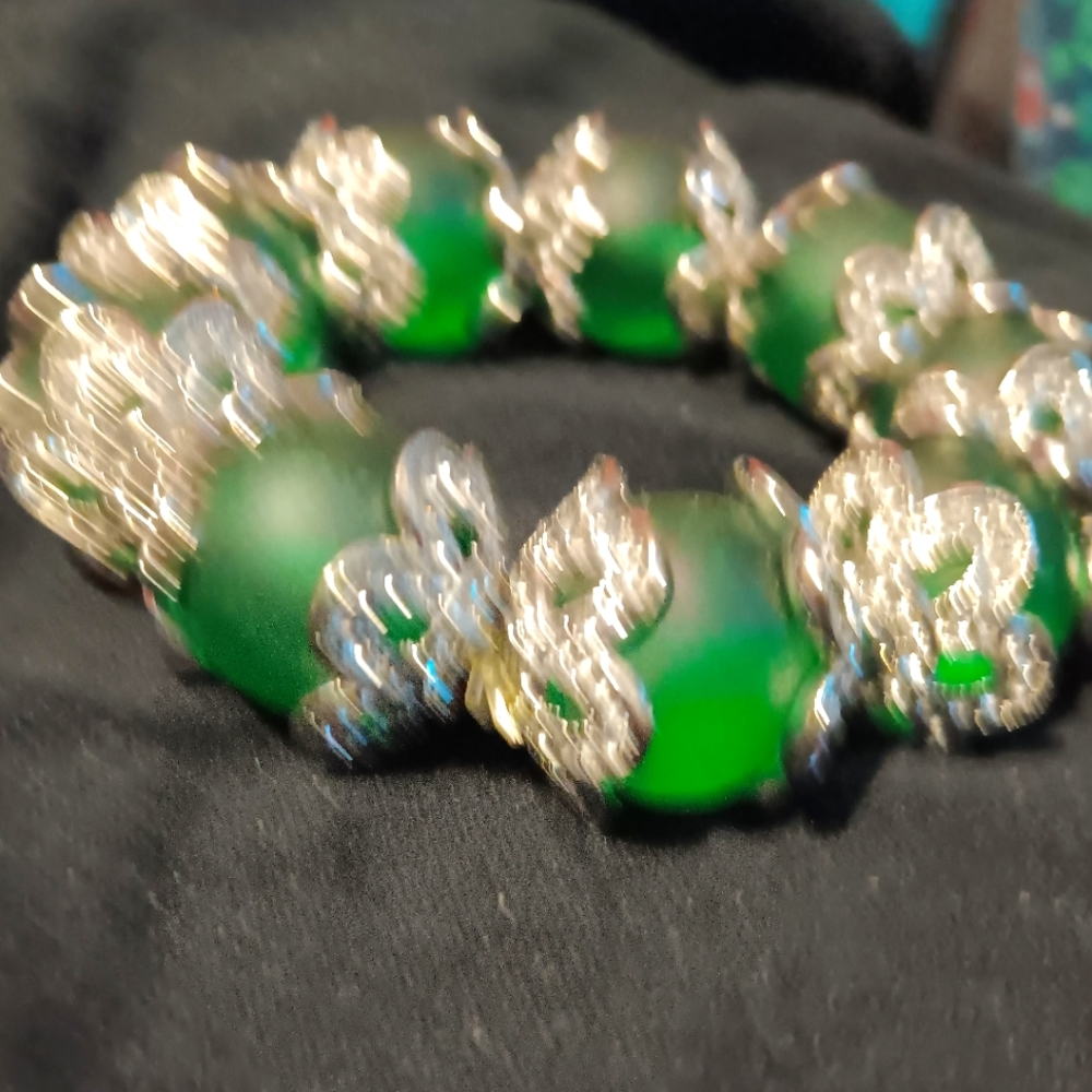 Sassy Jones Dina stretch bracelet